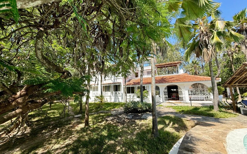 Sandbox beachfront self-catering villa — Bofa Road, Kilifi, Kenya